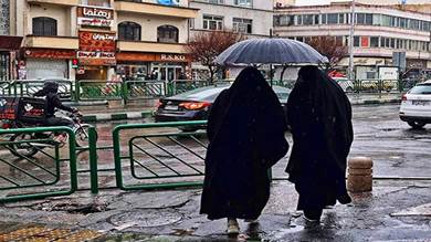 محال تجارية تغلق أبوابها في طهران وسط دعوات الإضراب